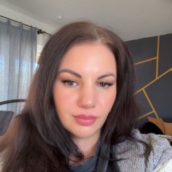 Аня